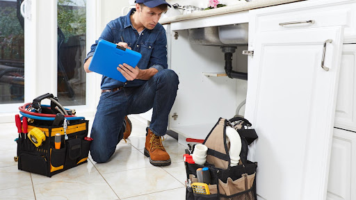5 Common Situations That Require an Emergency Plumber | Hicks Plumbing  Services